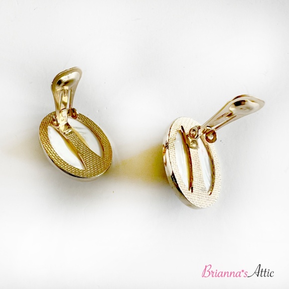 Vintage Oval shape Natural red stone designer earring - Picture 10 of 10